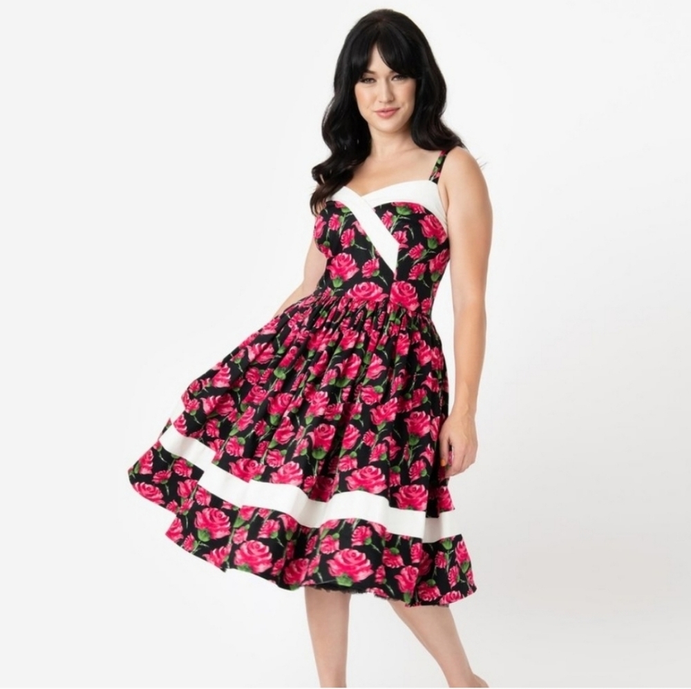 Unique Vintage Floral Print Darlienne Swing Dress